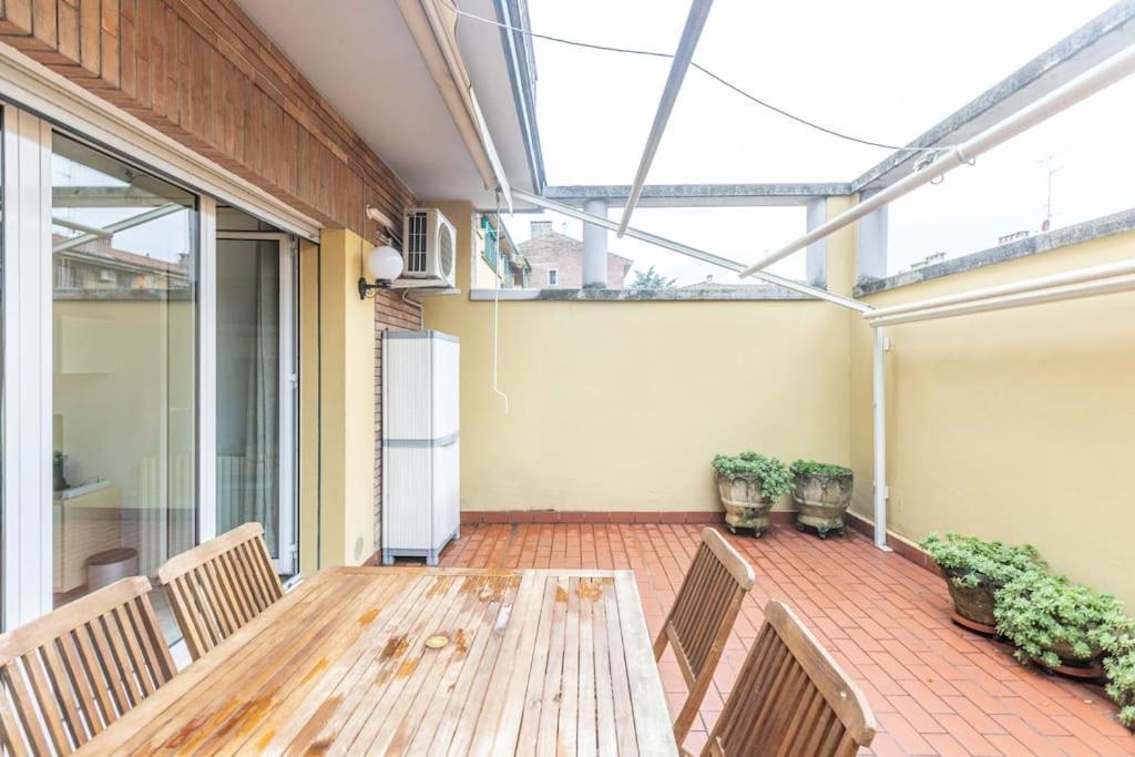 Tiarini 14 Apartment Болоня Екстериор снимка