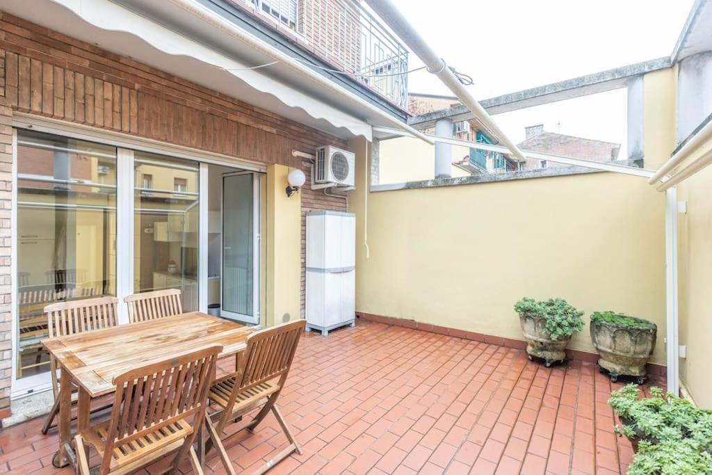 Tiarini 14 Apartment Болоня Екстериор снимка