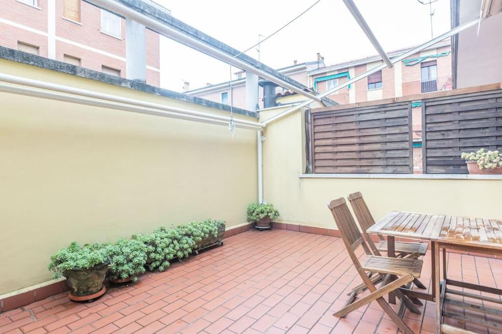 Tiarini 14 Apartment Болоня Екстериор снимка